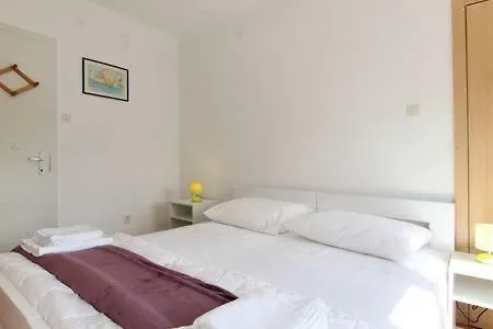 Nina, Apartment In City Centre 스플리트